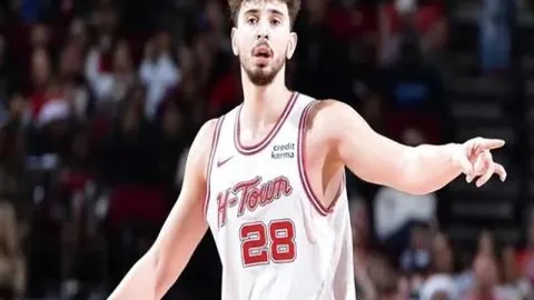 “字母哥待战火箭，波蒂斯休战，休城三将出战未定”