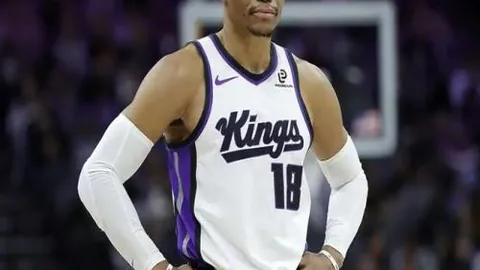 “复旦男排高水平组总决赛力克中山，首战主场旗开得胜！”